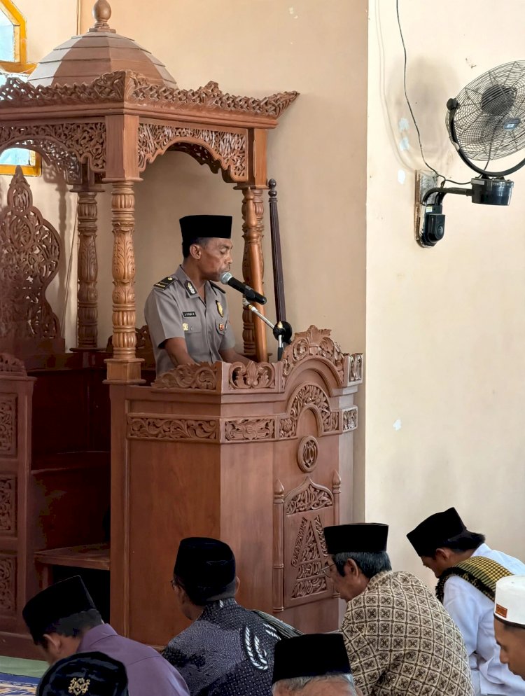 Dukung Program 100 Hari Kapolri, Polsek Rote Timur Gelar Jumat Keliling Bersama Masyarakat